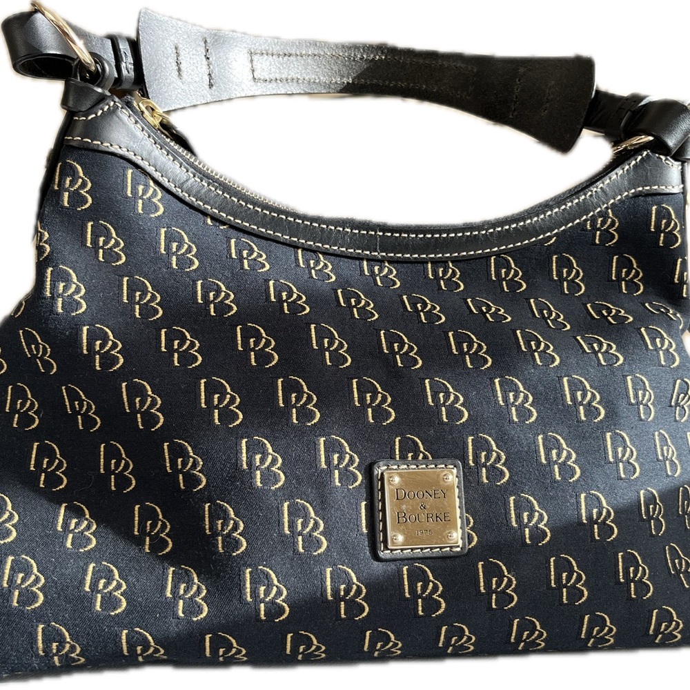 Dooney & Bourke Bag
